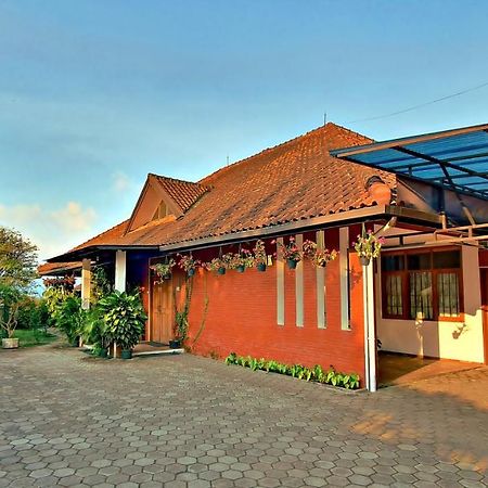 Vila Bunga Merah Gelatik Lembang Extérieur photo