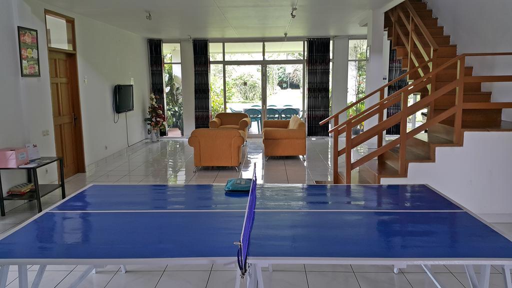 Vila Bunga Merah Gelatik Lembang Extérieur photo
