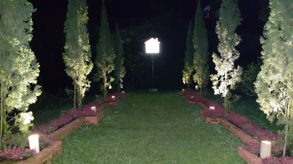 Vila Bunga Merah Gelatik Lembang Extérieur photo