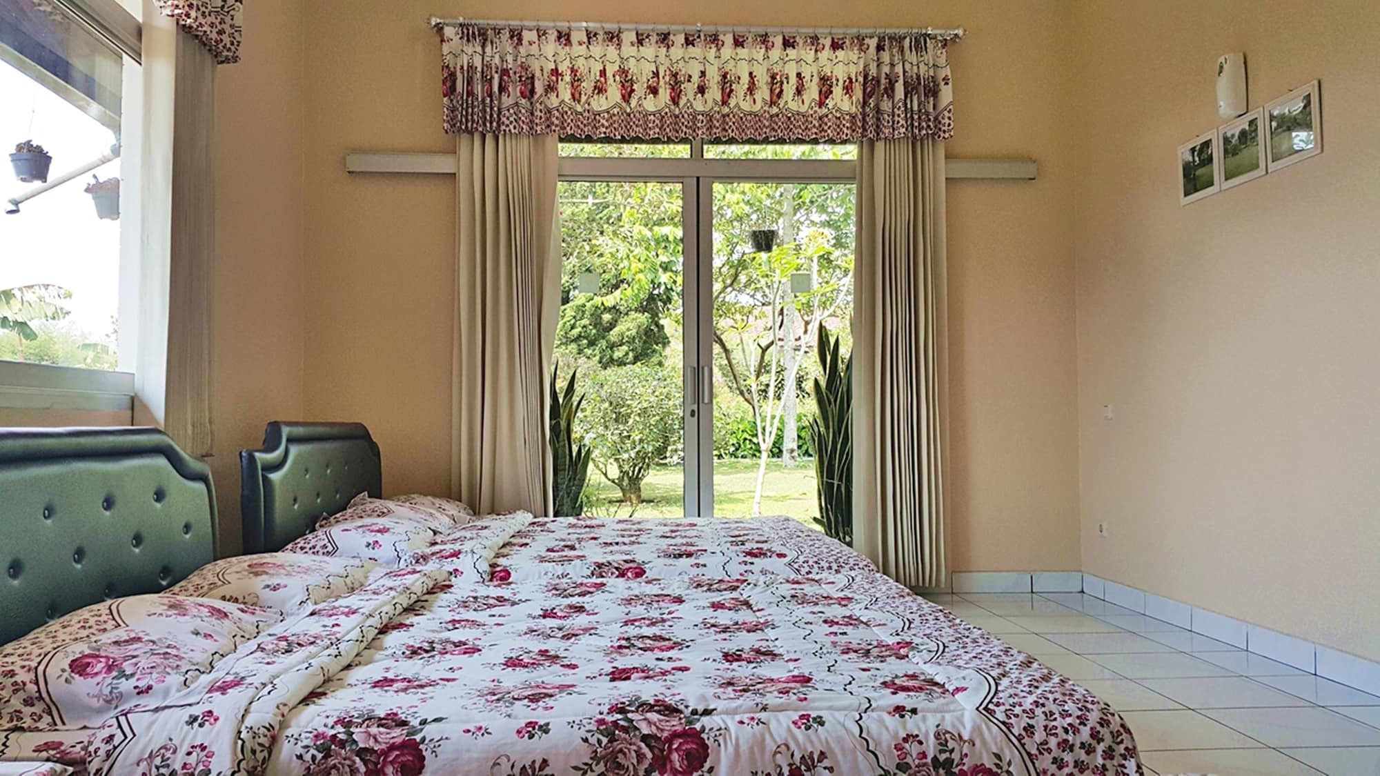 Vila Bunga Merah Gelatik Lembang Extérieur photo