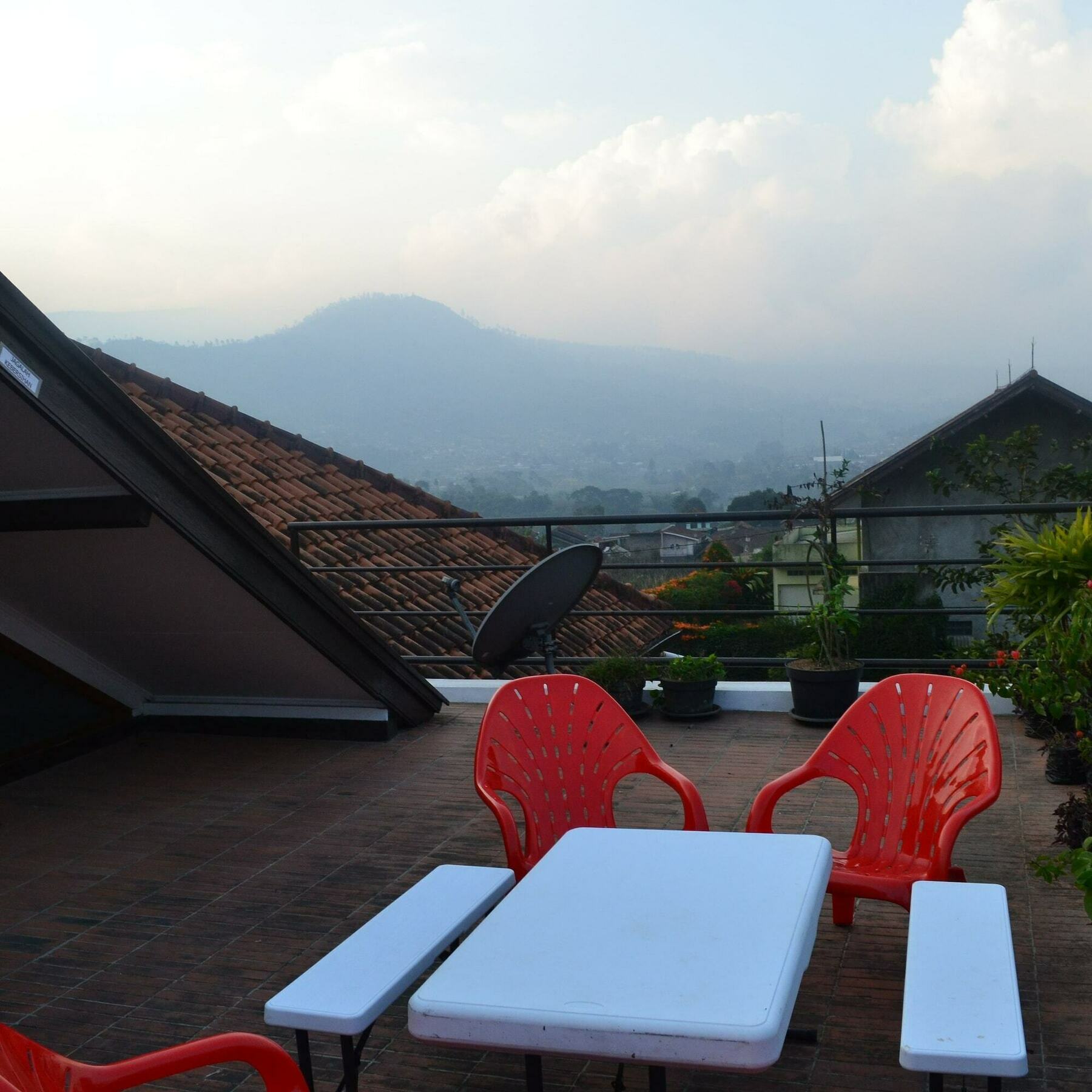 Vila Bunga Merah Gelatik Lembang Extérieur photo