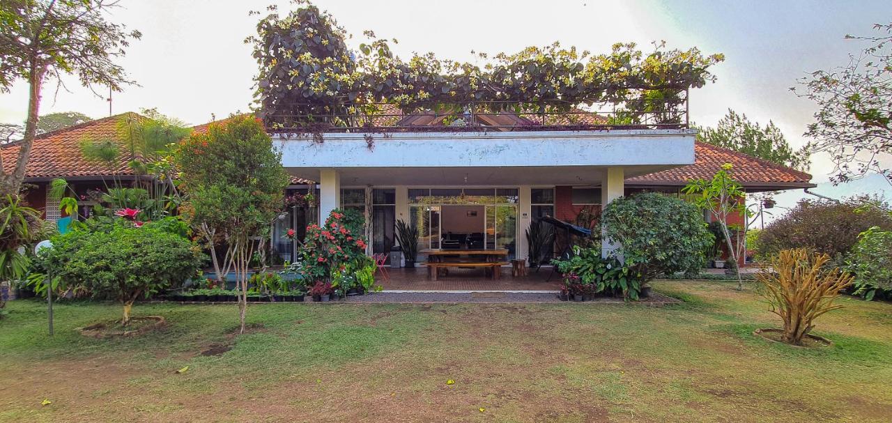 Vila Bunga Merah Gelatik Lembang Extérieur photo